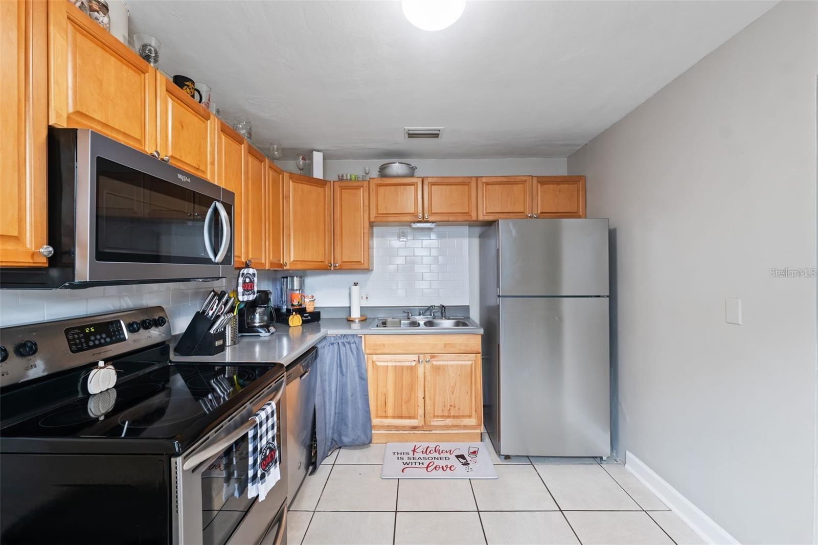 Image 8 of 33 For 3531 6th Avenue S