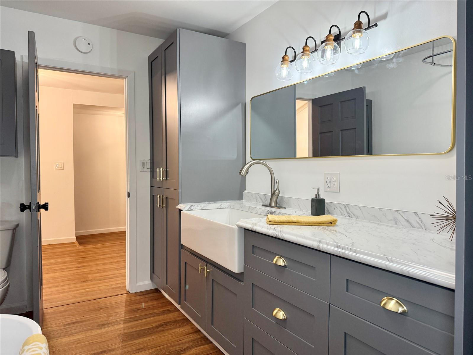 Image 21 of 56 For 509 Falmouth Street