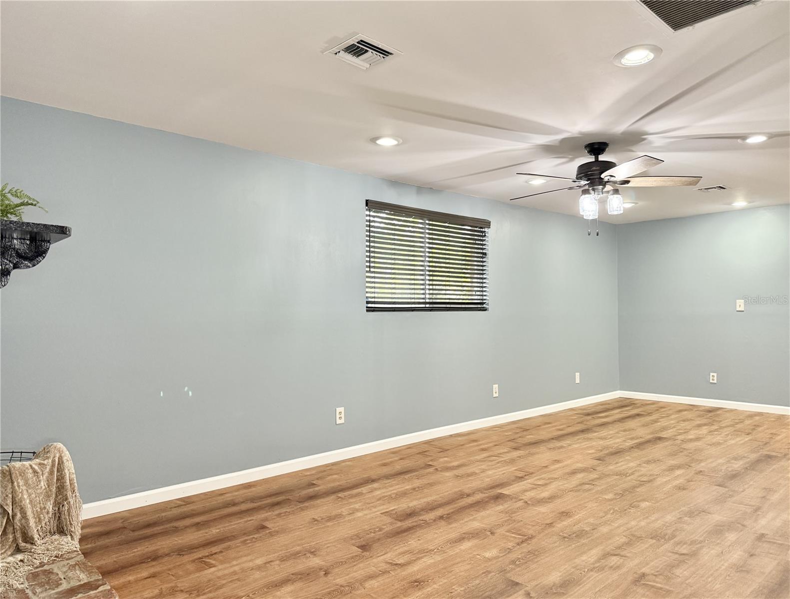 Image 25 of 56 For 509 Falmouth Street