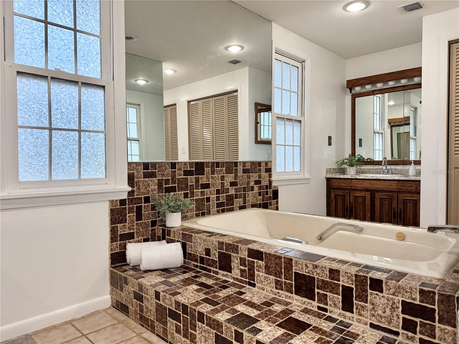 Image 26 of 56 For 509 Falmouth Street