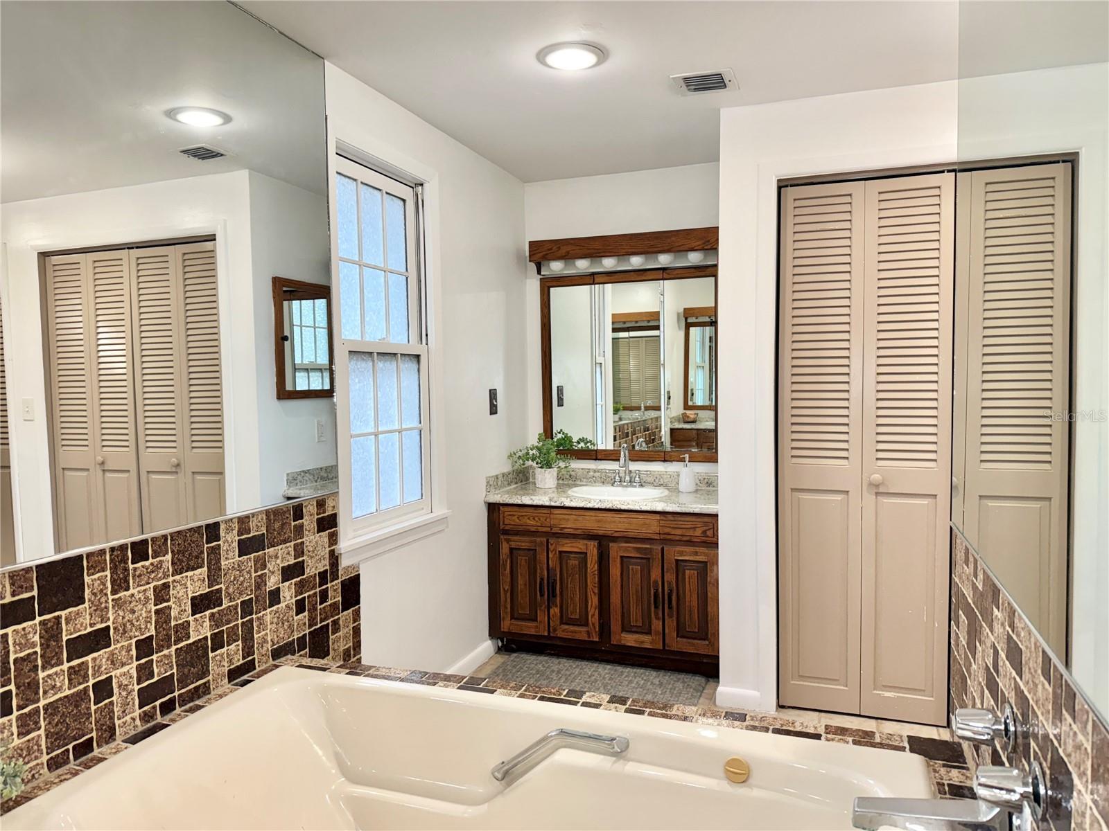 Image 28 of 56 For 509 Falmouth Street