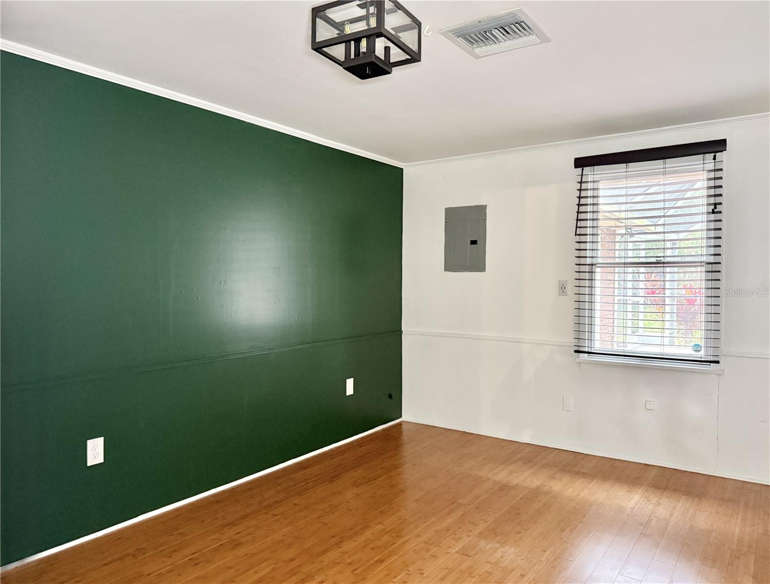 Image 32 of 56 For 509 Falmouth Street