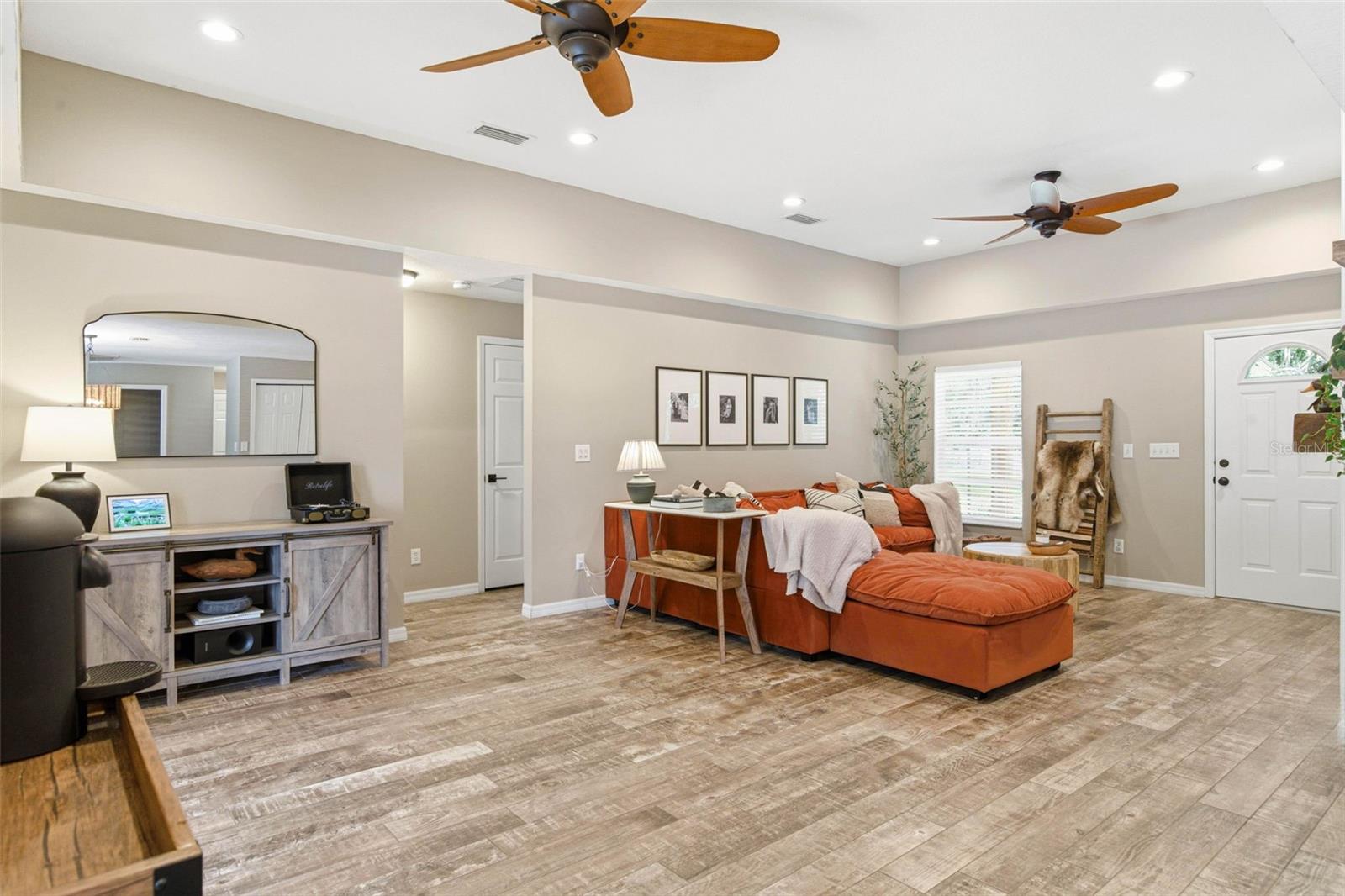 Image 18 of 37 For 37403 Phelps Road