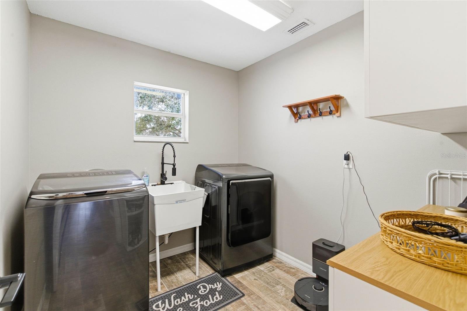 Image 23 of 37 For 37403 Phelps Road