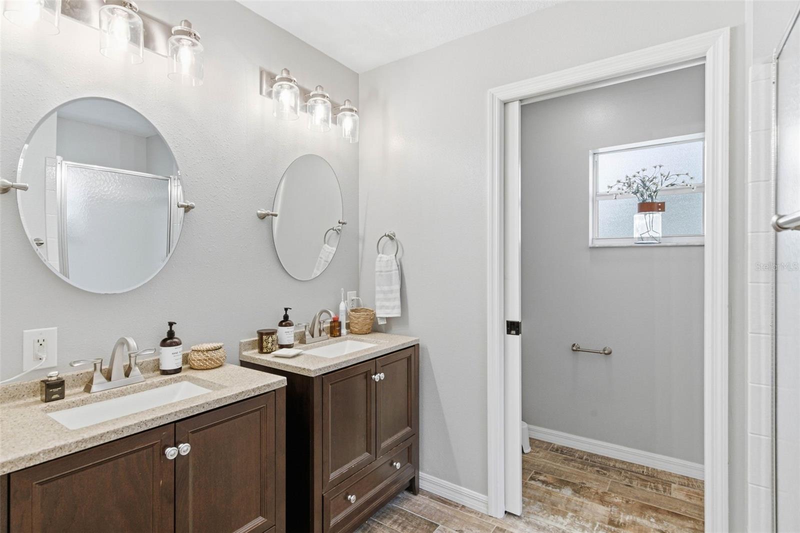 Image 28 of 37 For 37403 Phelps Road