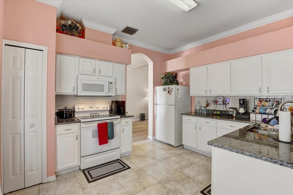 Image 10 of 55 For 12657 Longcrest Drive