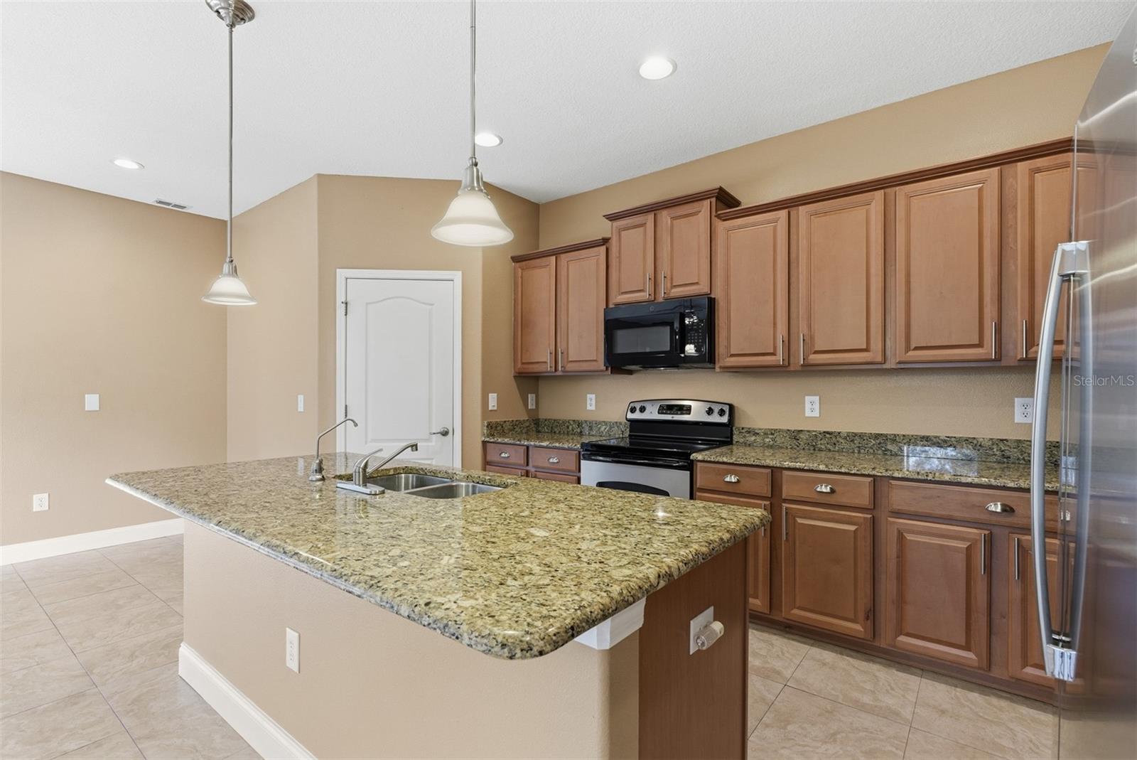 Image 16 of 61 For 10618 Blue Coral Lane