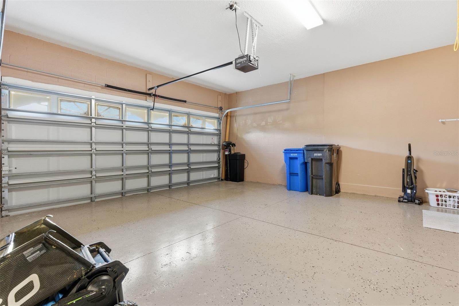 Image 33 of 61 For 10618 Blue Coral Lane