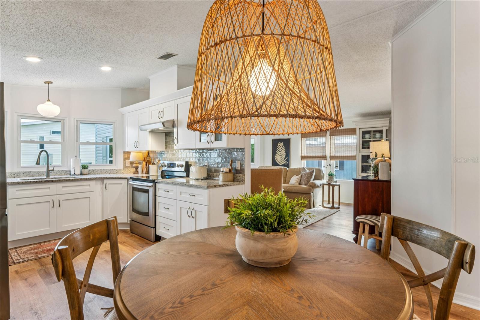 Image 22 of 69 For 15712 Brookridge Boulevard