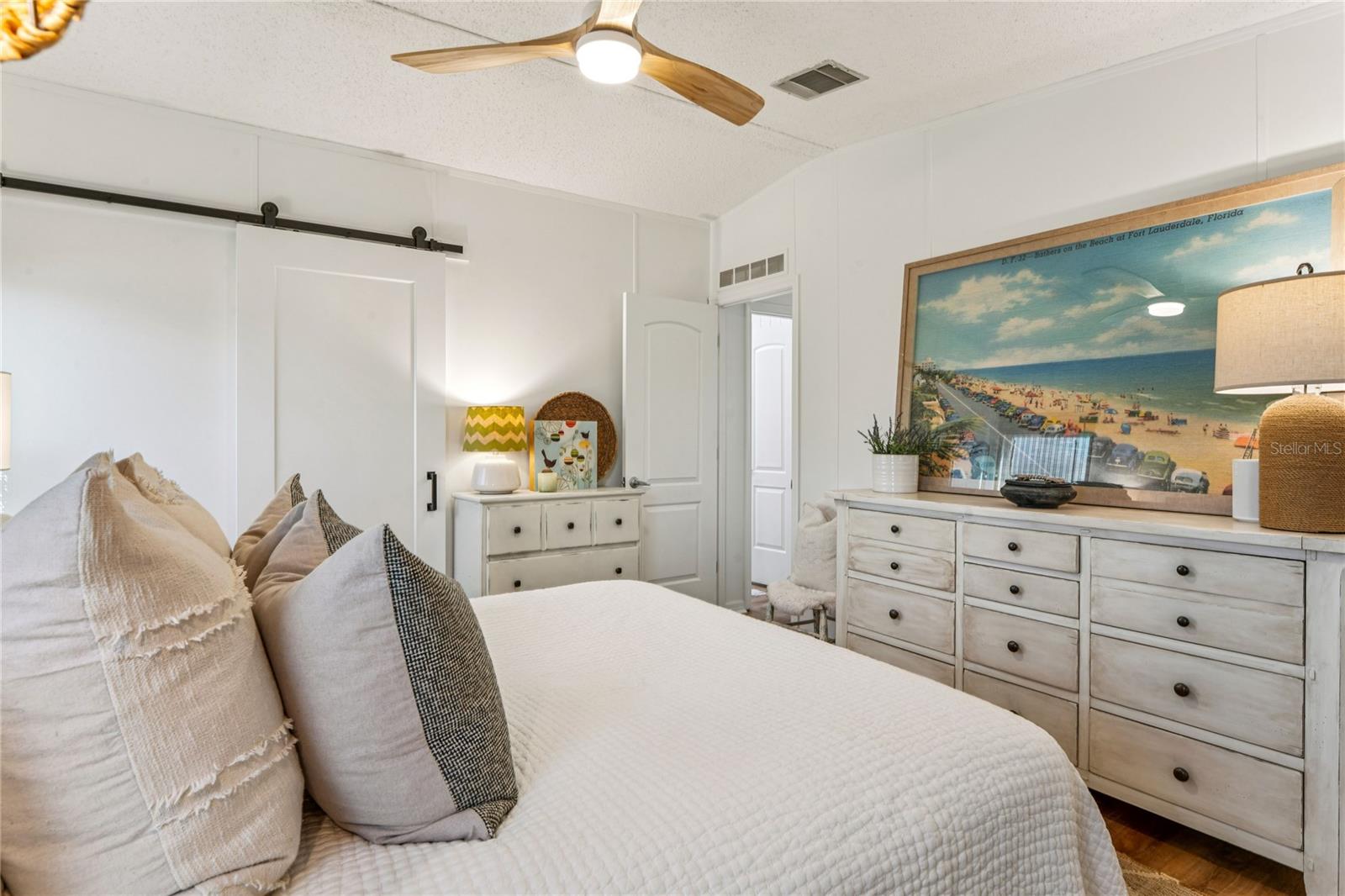 Image 26 of 69 For 15712 Brookridge Boulevard