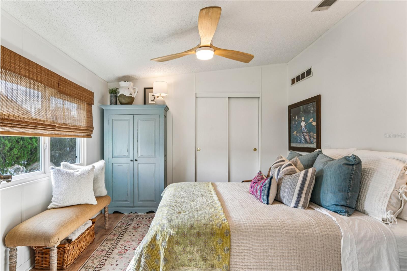 Image 33 of 69 For 15712 Brookridge Boulevard