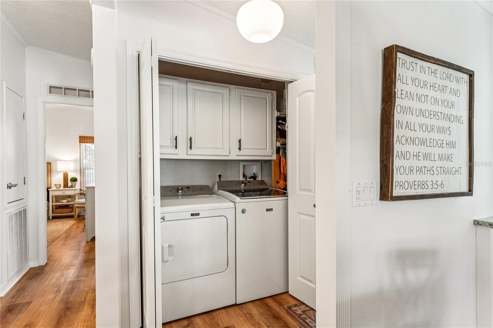 Image 39 of 69 For 15712 Brookridge Boulevard