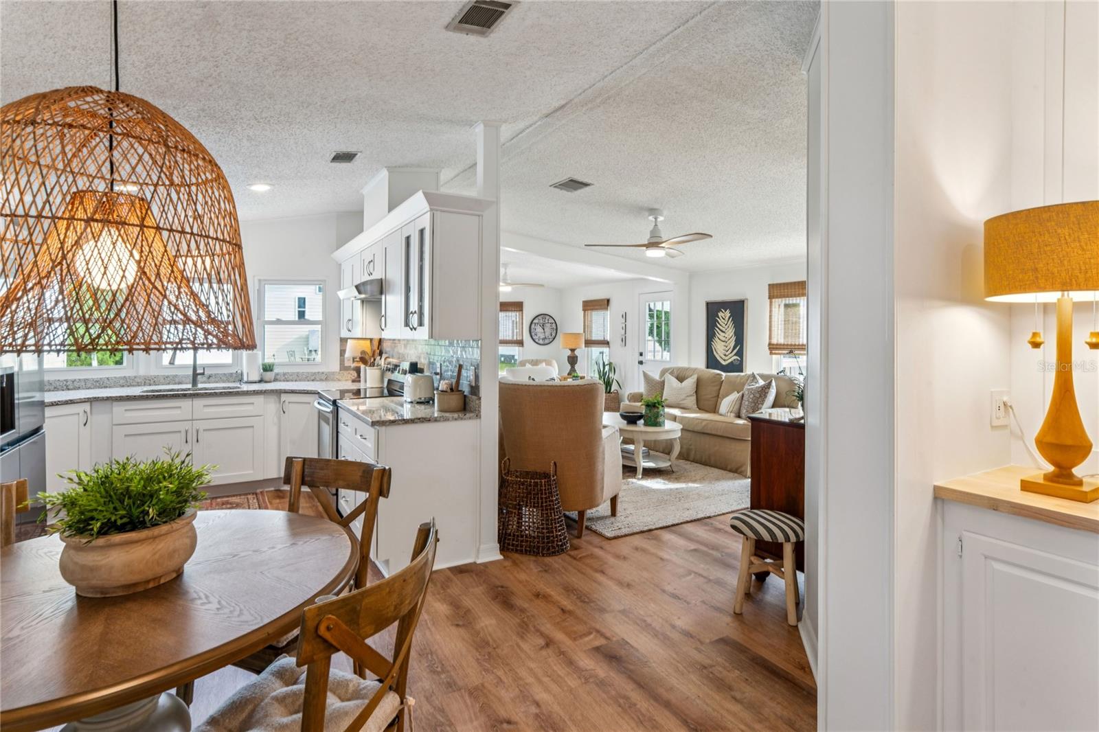 Image 9 of 69 For 15712 Brookridge Boulevard