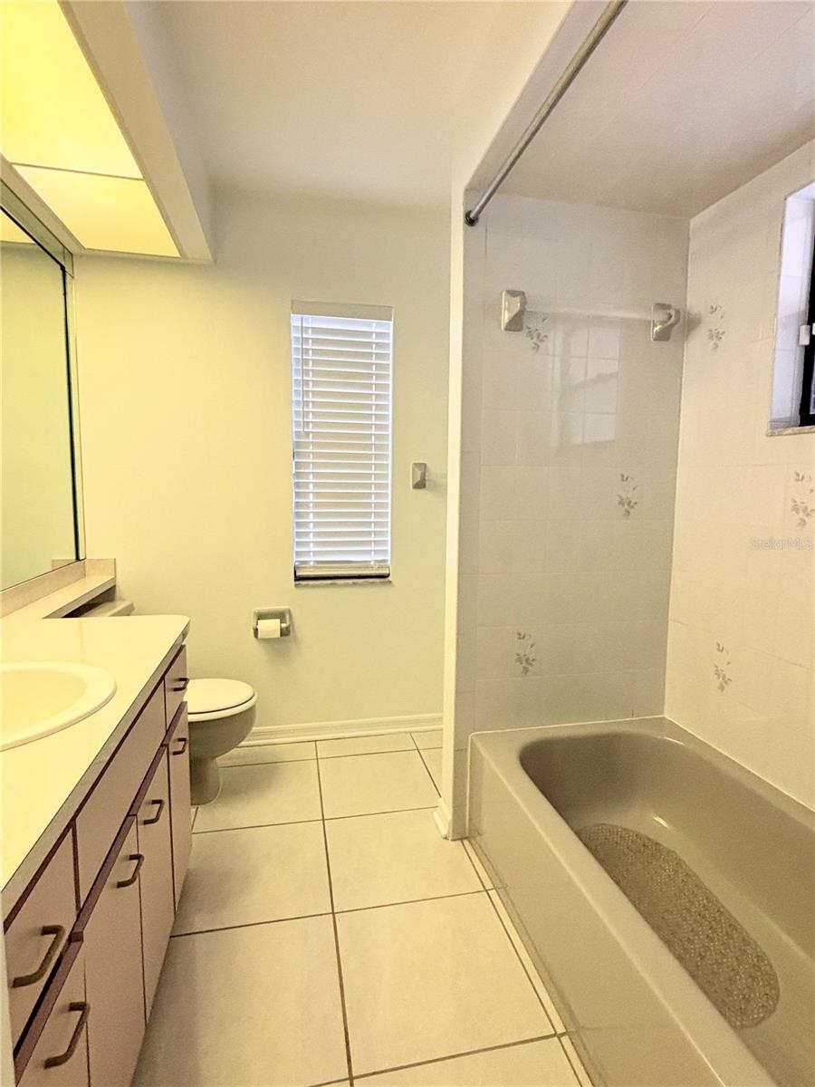 Image 10 of 20 For 1503 Overland Drive