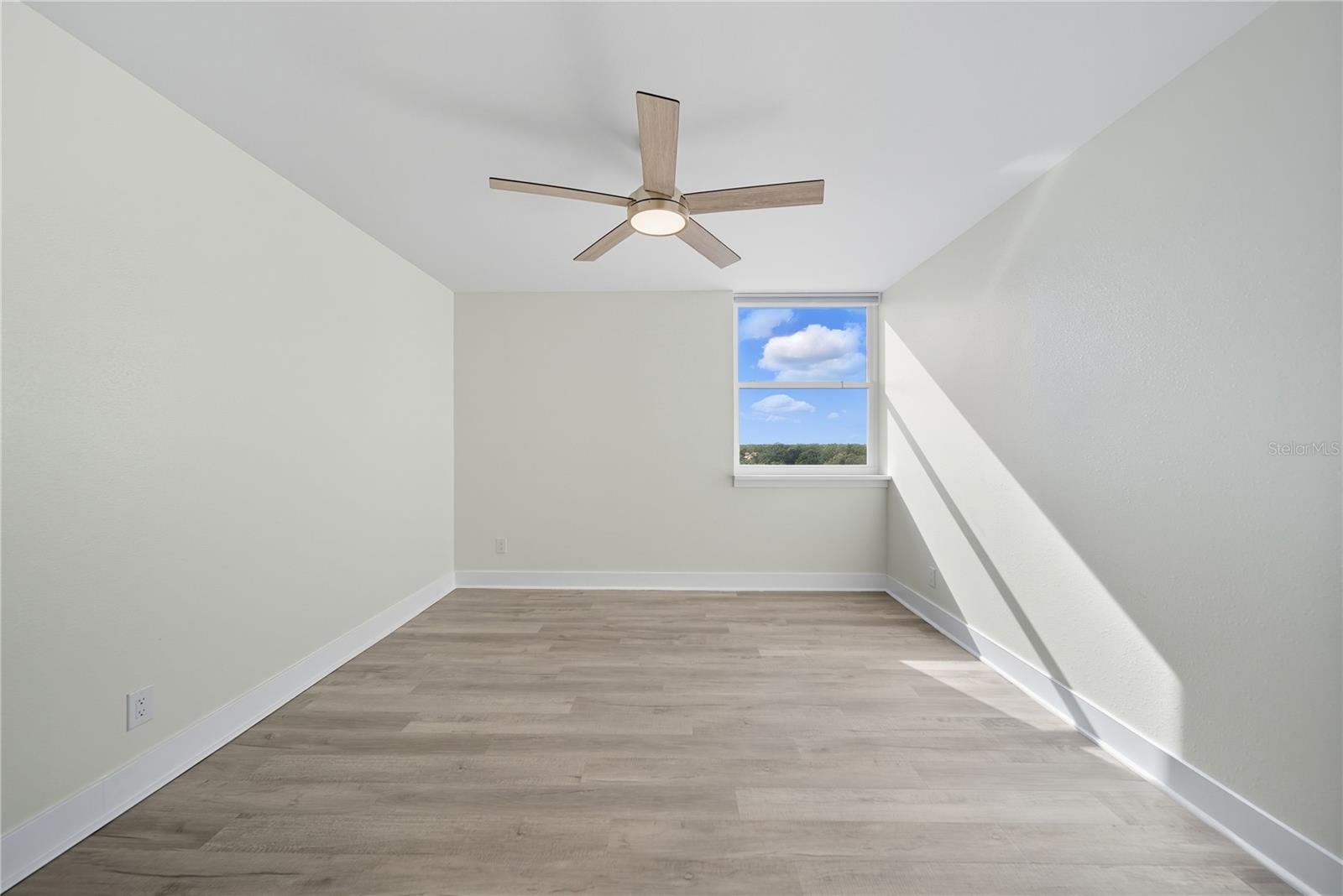 Image 13 of 31 For 4015 Bayshore Boulevard 7c