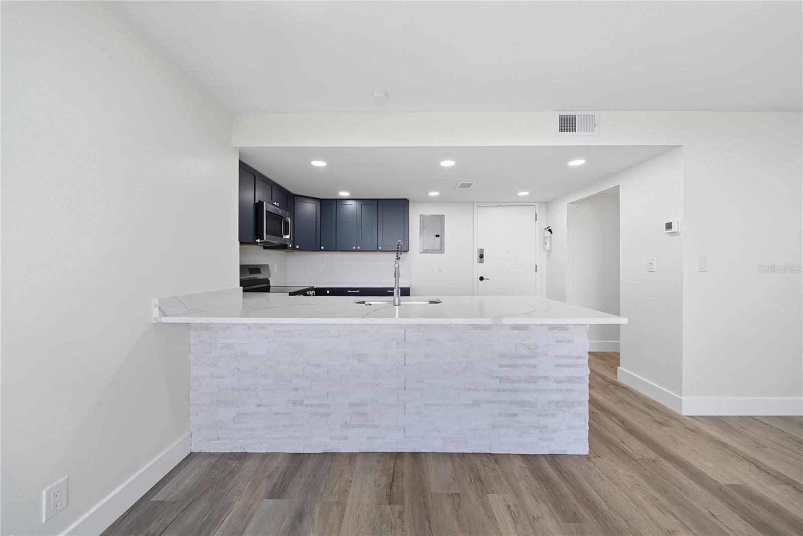 Image 21 of 31 For 4015 Bayshore Boulevard 7c