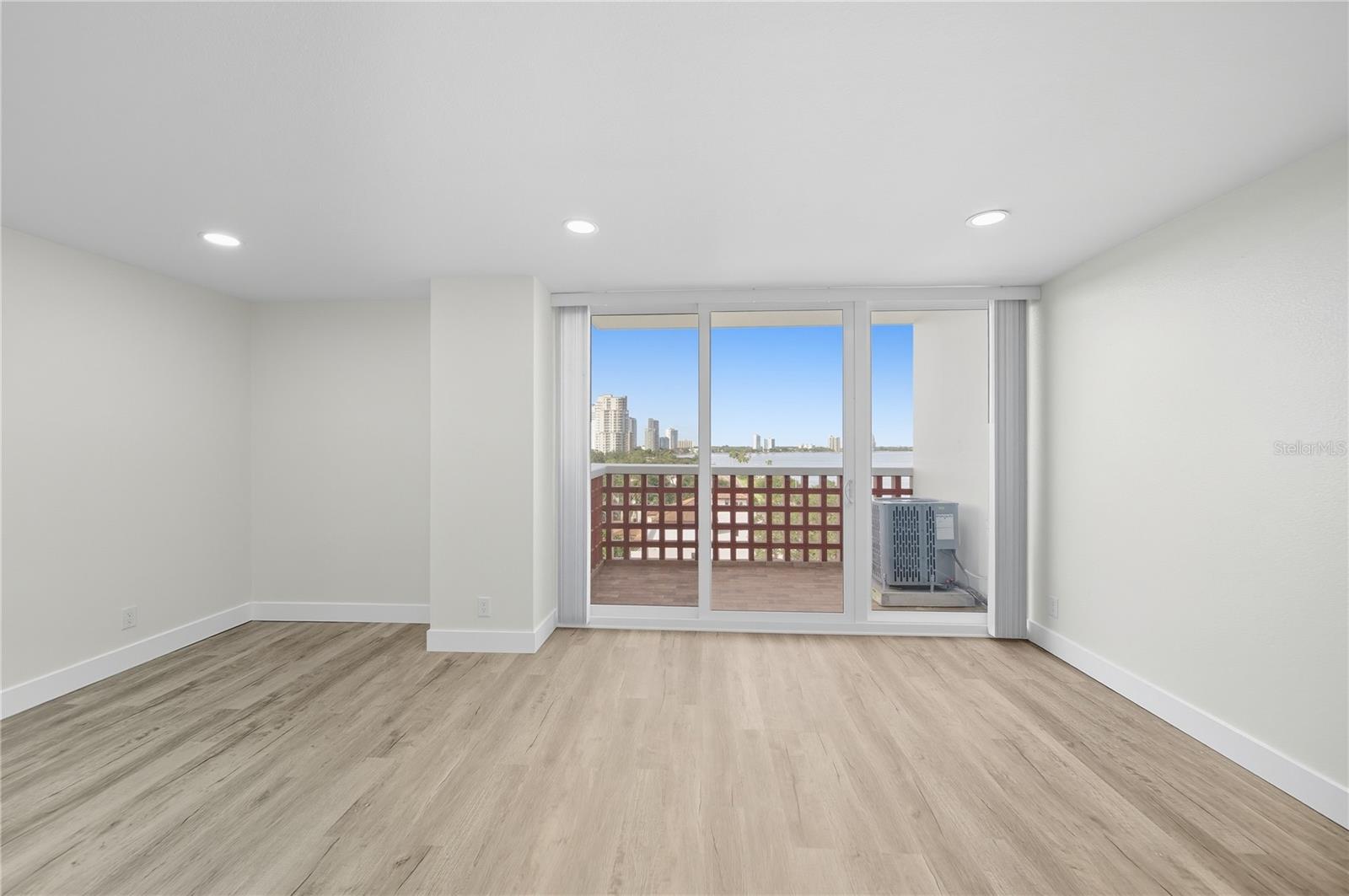 Image 24 of 31 For 4015 Bayshore Boulevard 7c