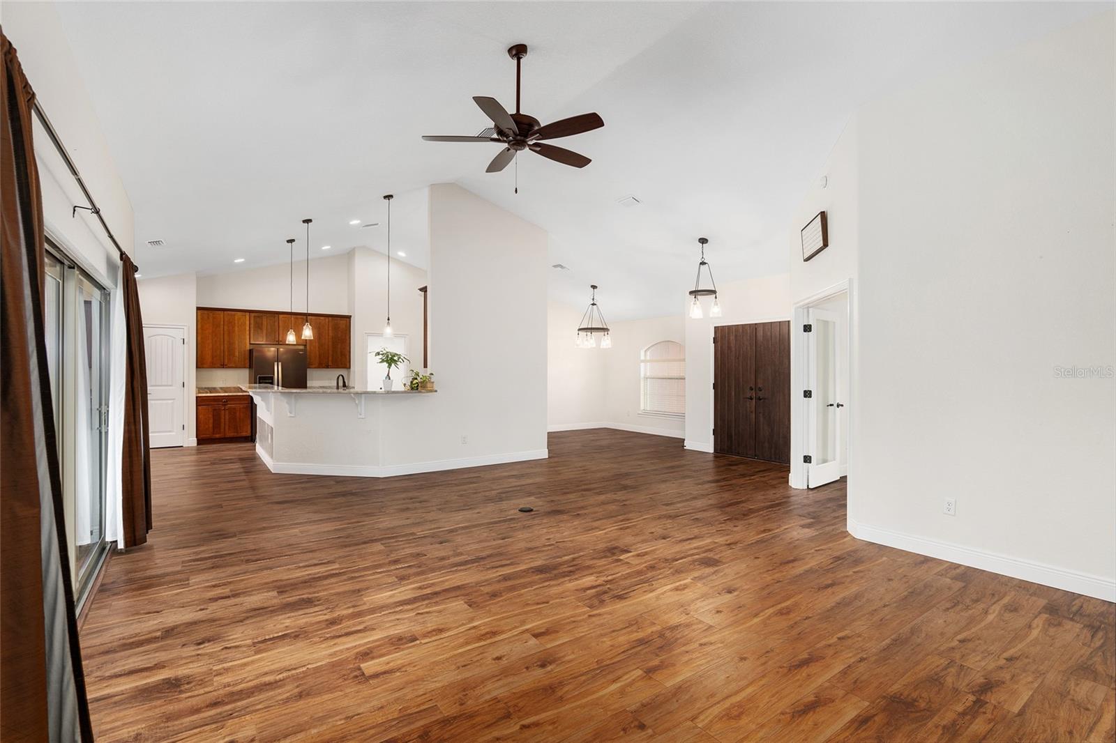 Image 9 of 33 For 9901 6th Court