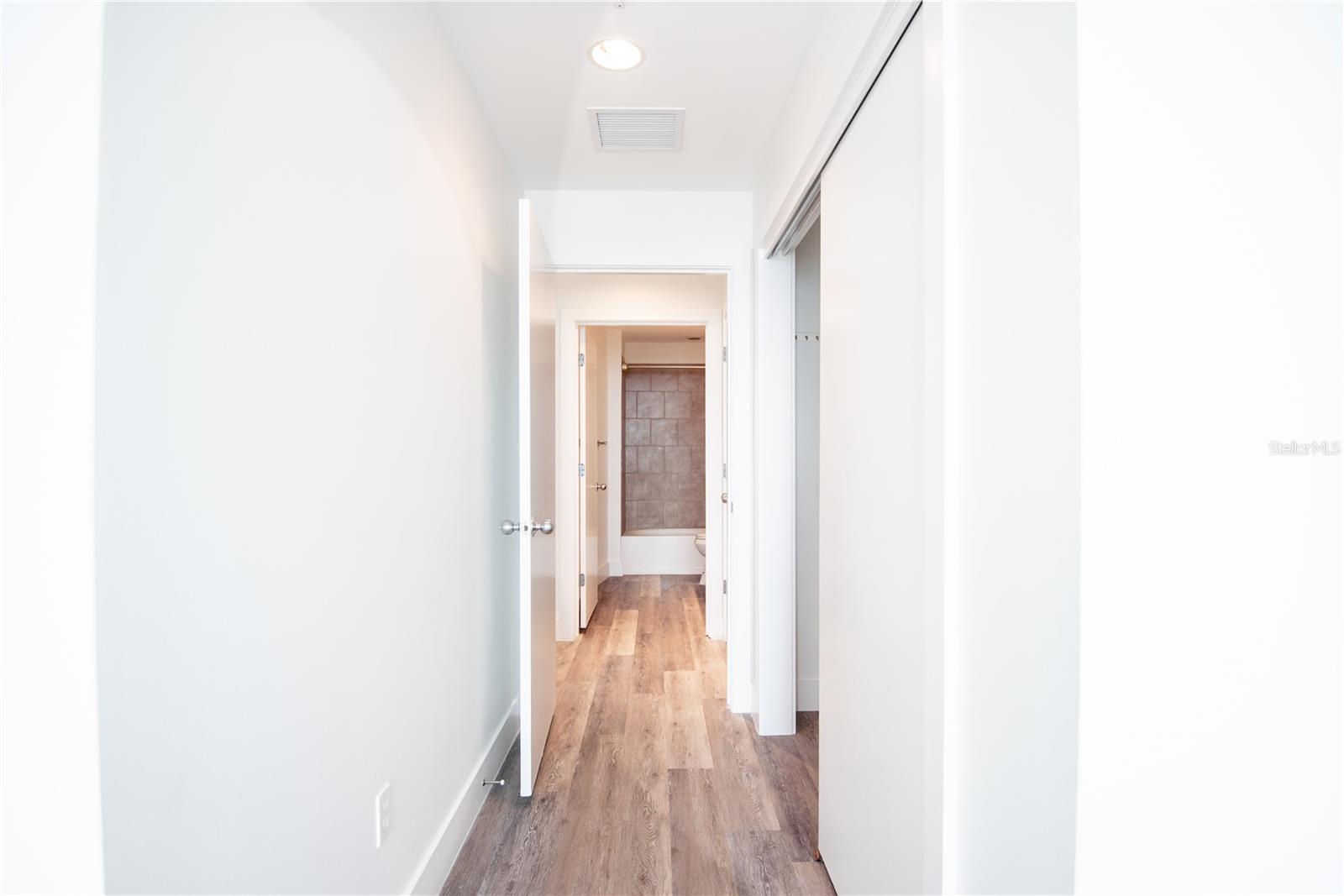 Image 33 of 58 For 1208 Kennedy Boulevard 827