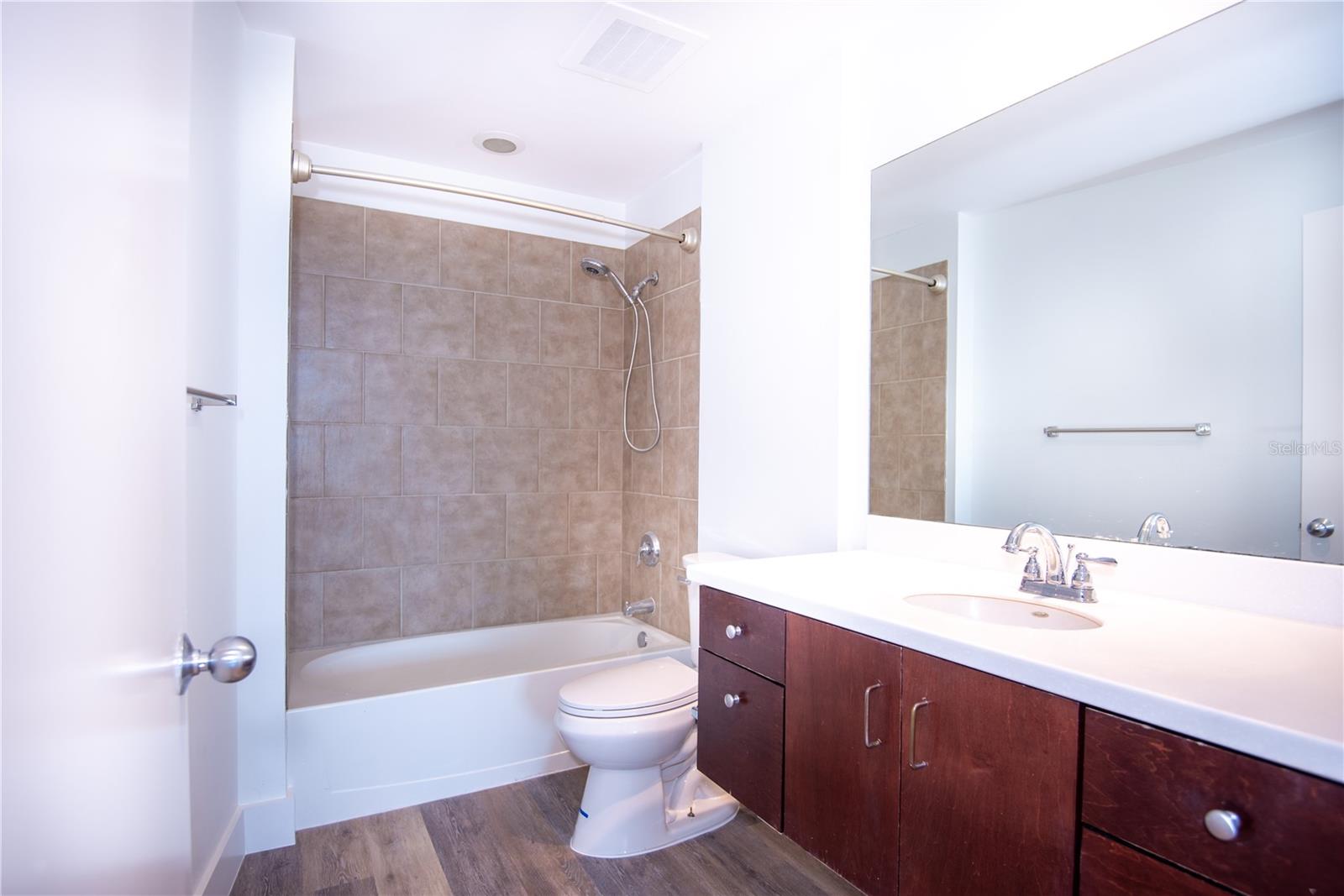 Image 35 of 58 For 1208 Kennedy Boulevard 827