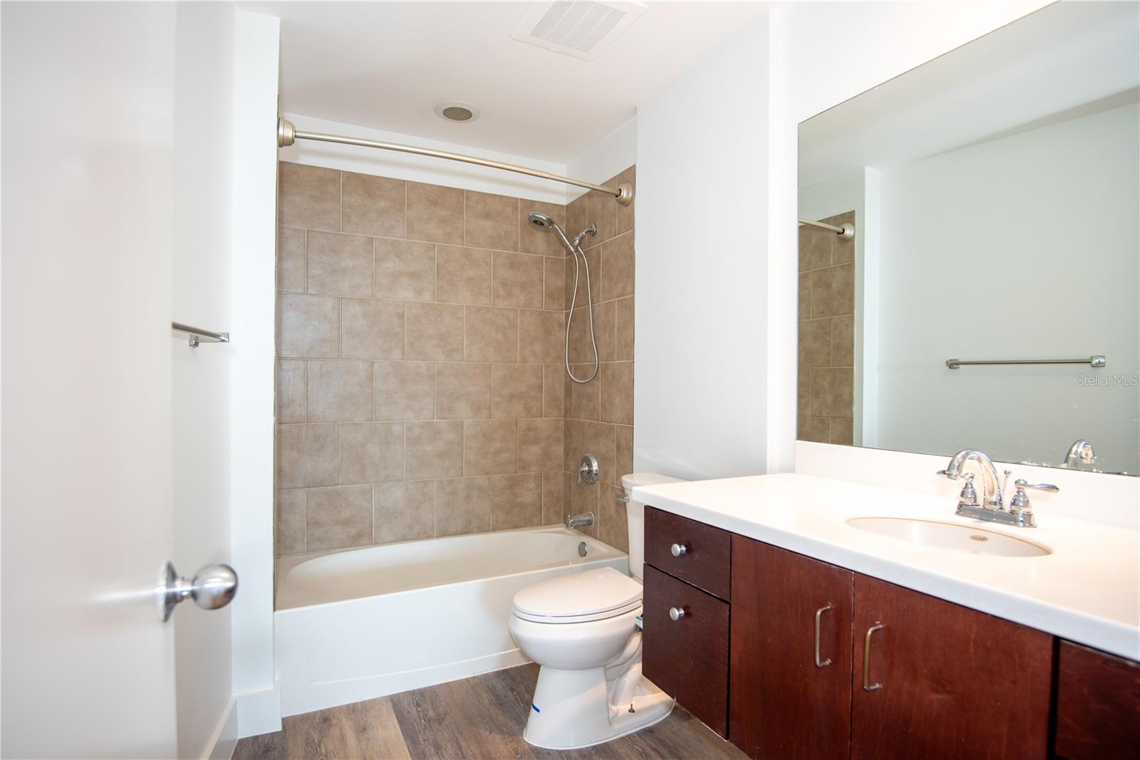 Image 36 of 58 For 1208 Kennedy Boulevard 827