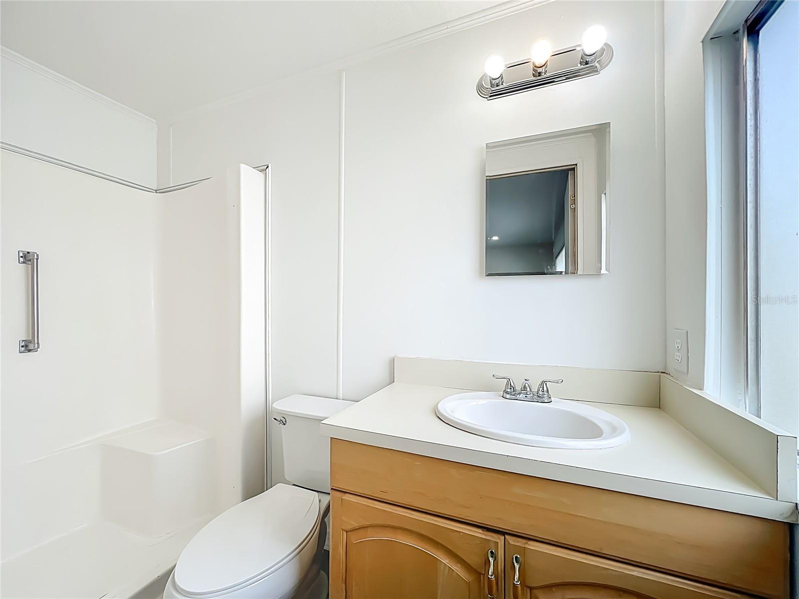 Listing photo id 12 for 131 Jason Dr