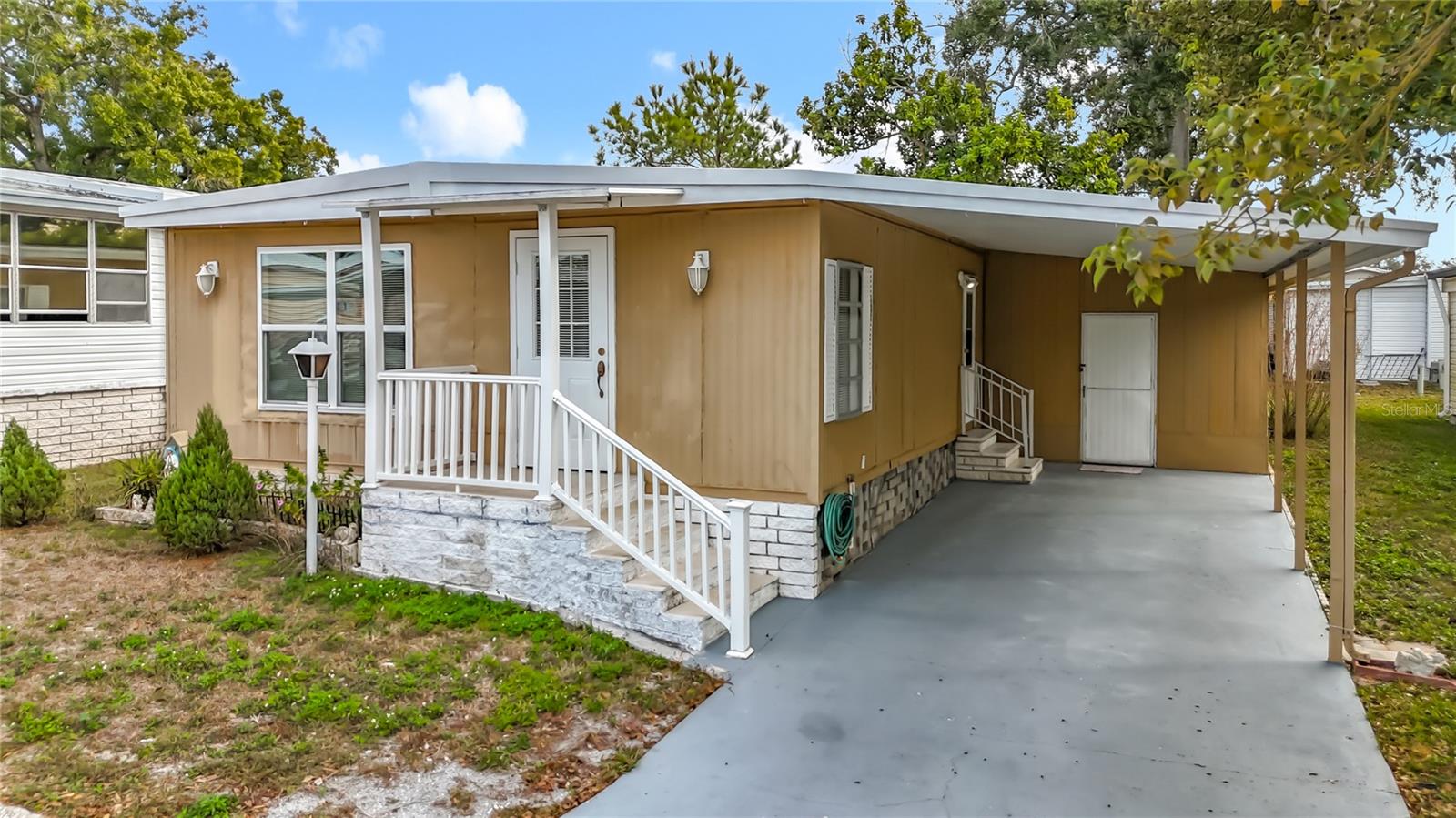 Listing photo id 0 for 131 Jason Dr