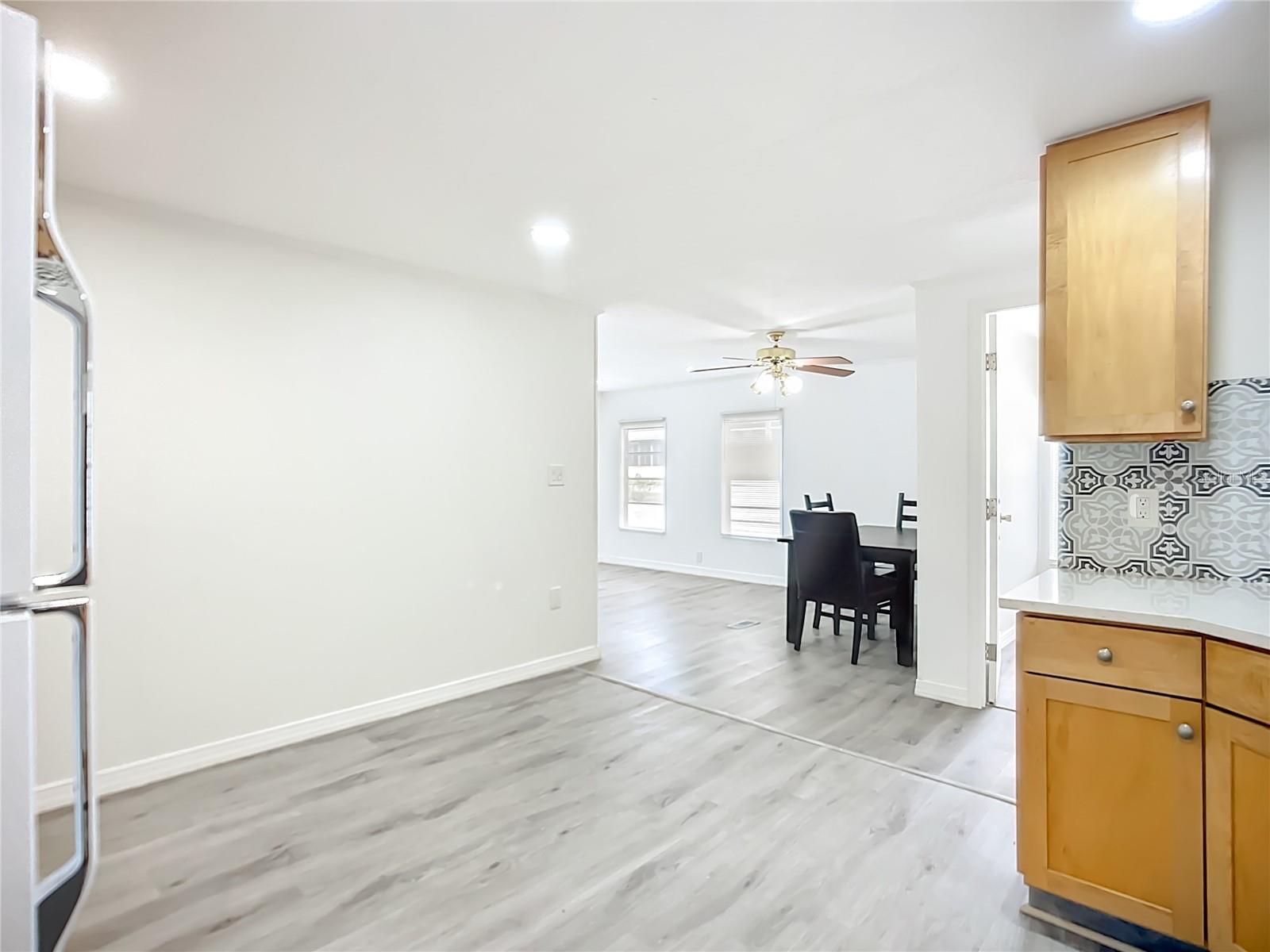 Listing photo id 6 for 131 Jason Dr