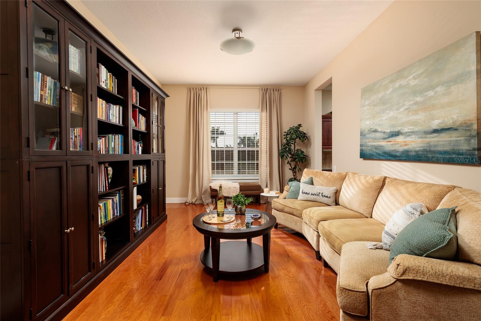 Image 28 of 66 For 102 Wimbledon Court