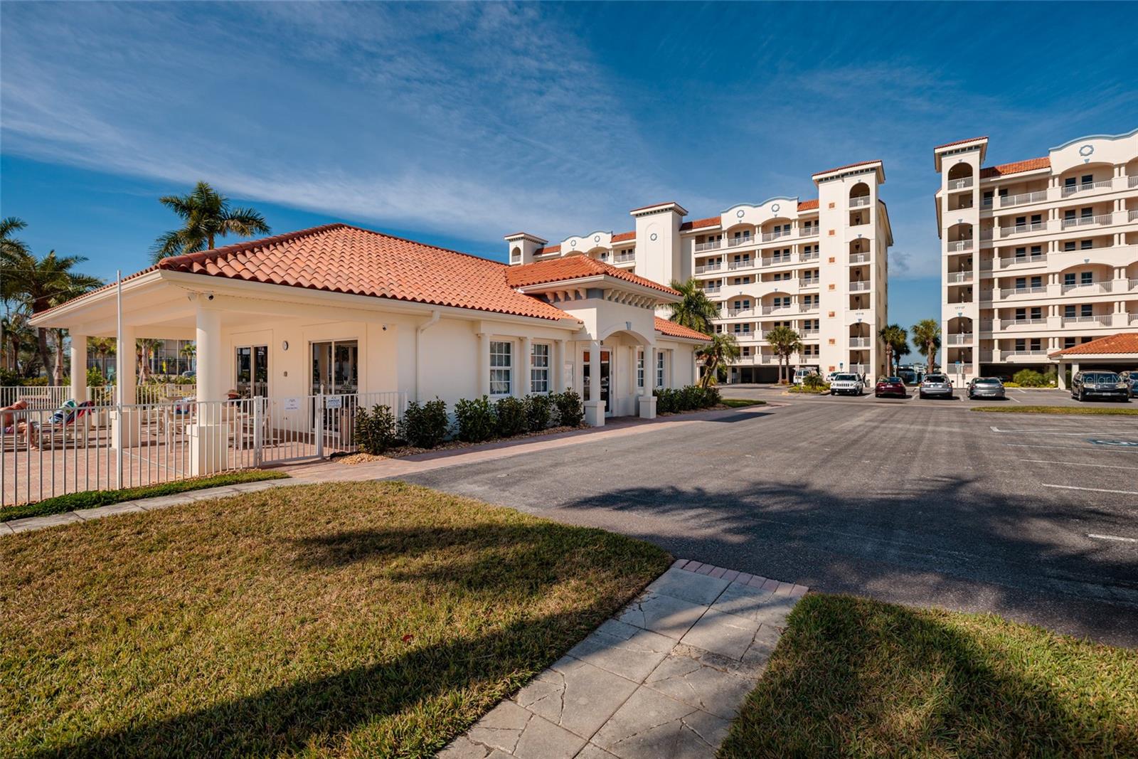 Image 40 of 66 For 102 Wimbledon Court