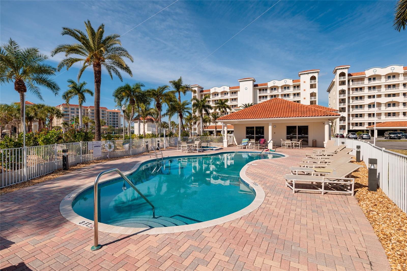 Image 41 of 66 For 102 Wimbledon Court