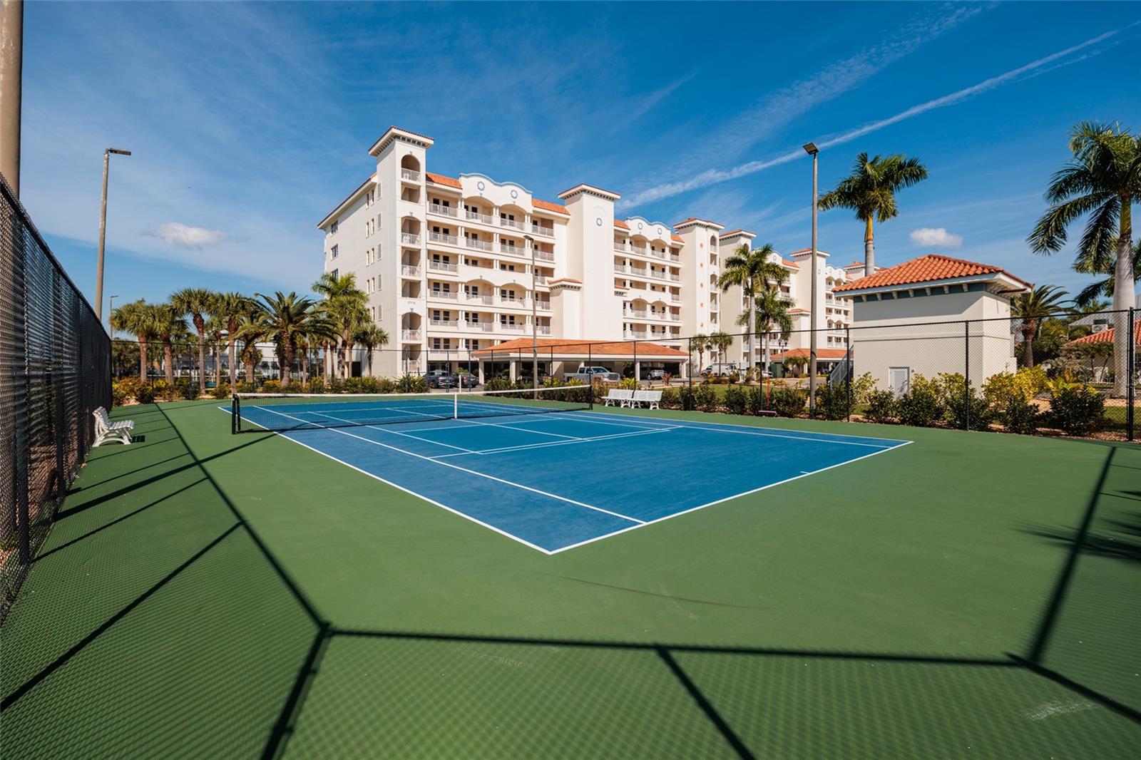 Image 45 of 66 For 102 Wimbledon Court