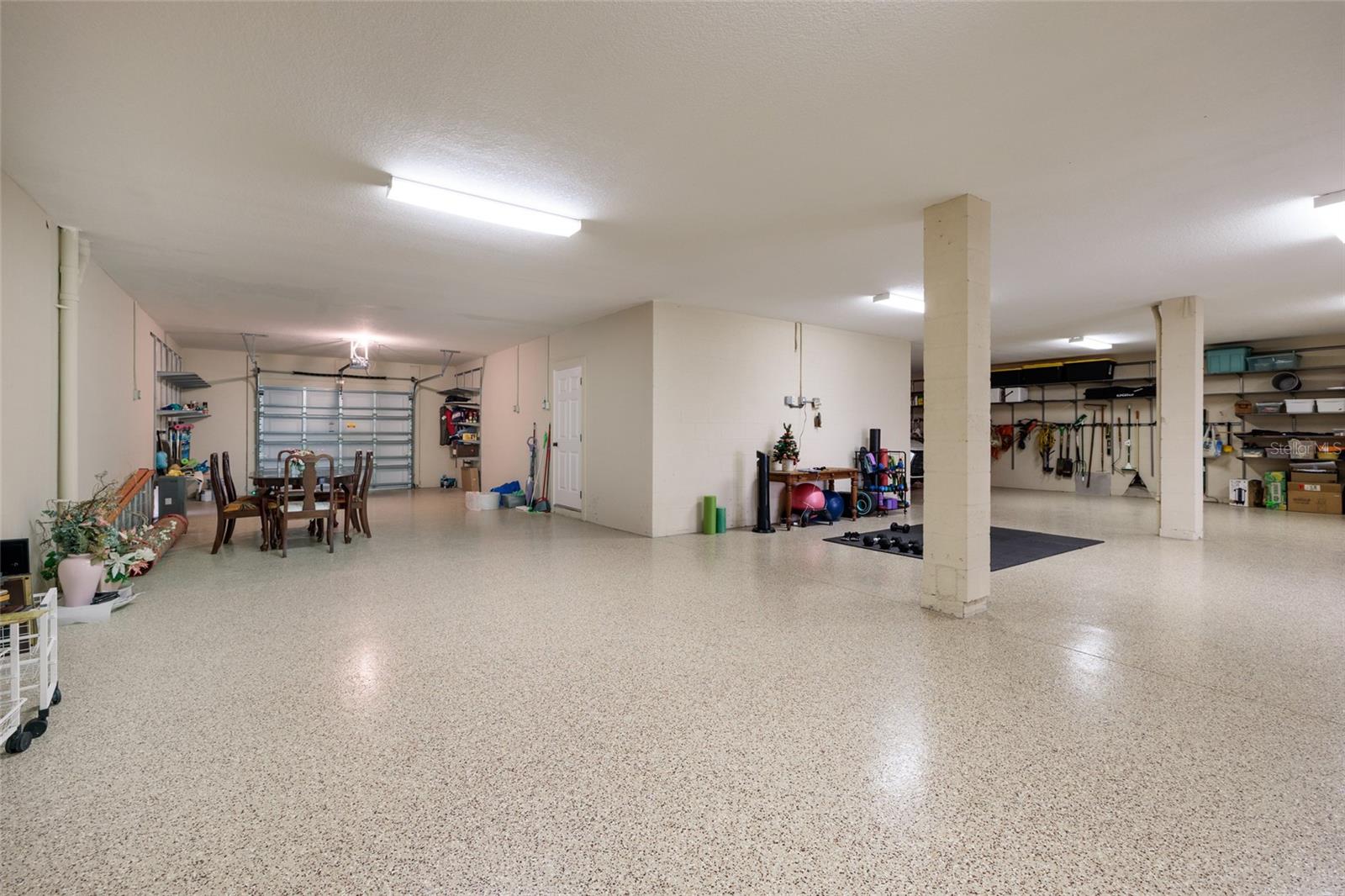 Image 54 of 66 For 102 Wimbledon Court