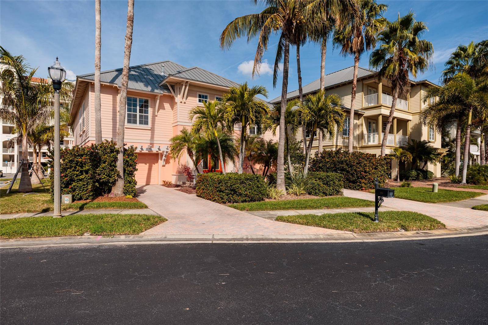 Image 59 of 66 For 102 Wimbledon Court