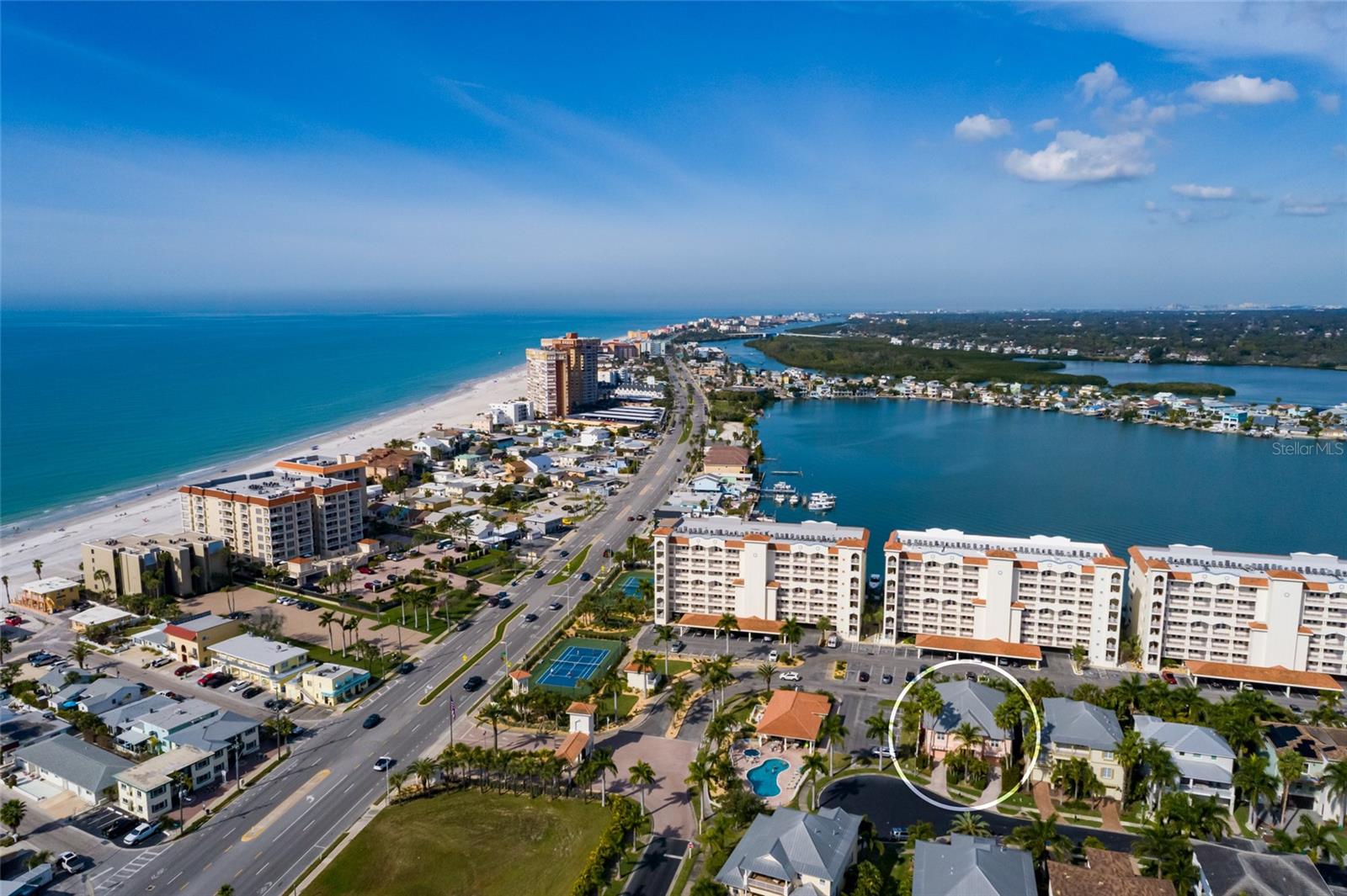 Image 6 of 66 For 102 Wimbledon Court