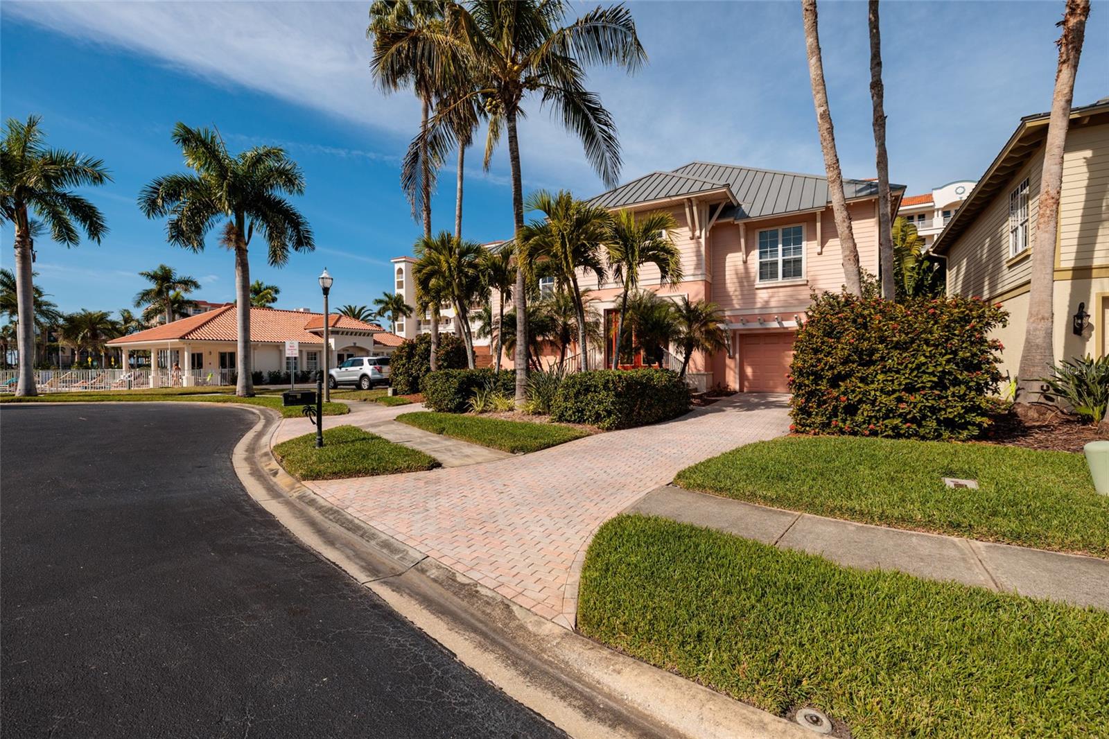 Image 60 of 66 For 102 Wimbledon Court