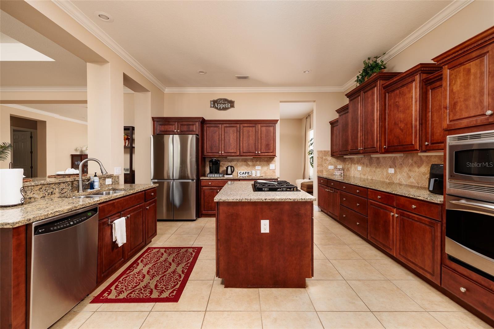 Image 9 of 66 For 102 Wimbledon Court