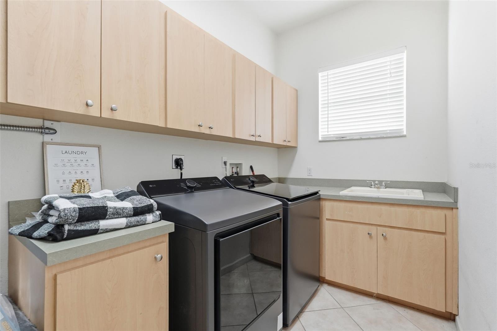 Image 17 of 51 For 13632 Deventer Court