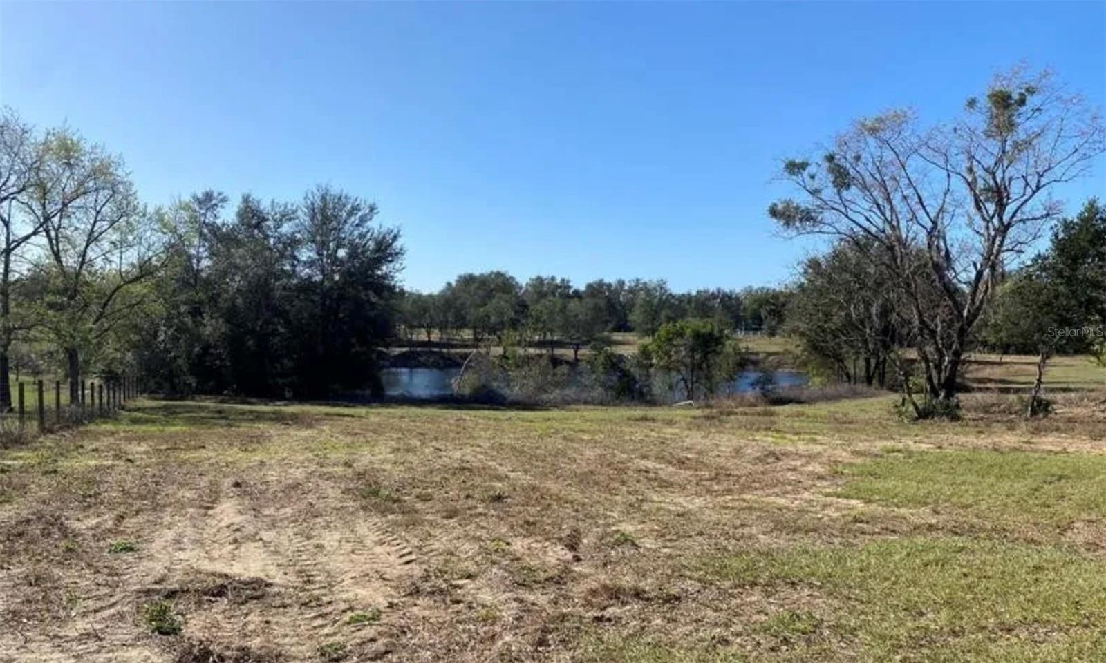 Image 15 of 16 For Hunters Trace Lane