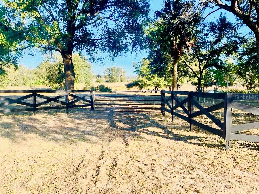 Image 4 of 16 For Hunters Trace Lane