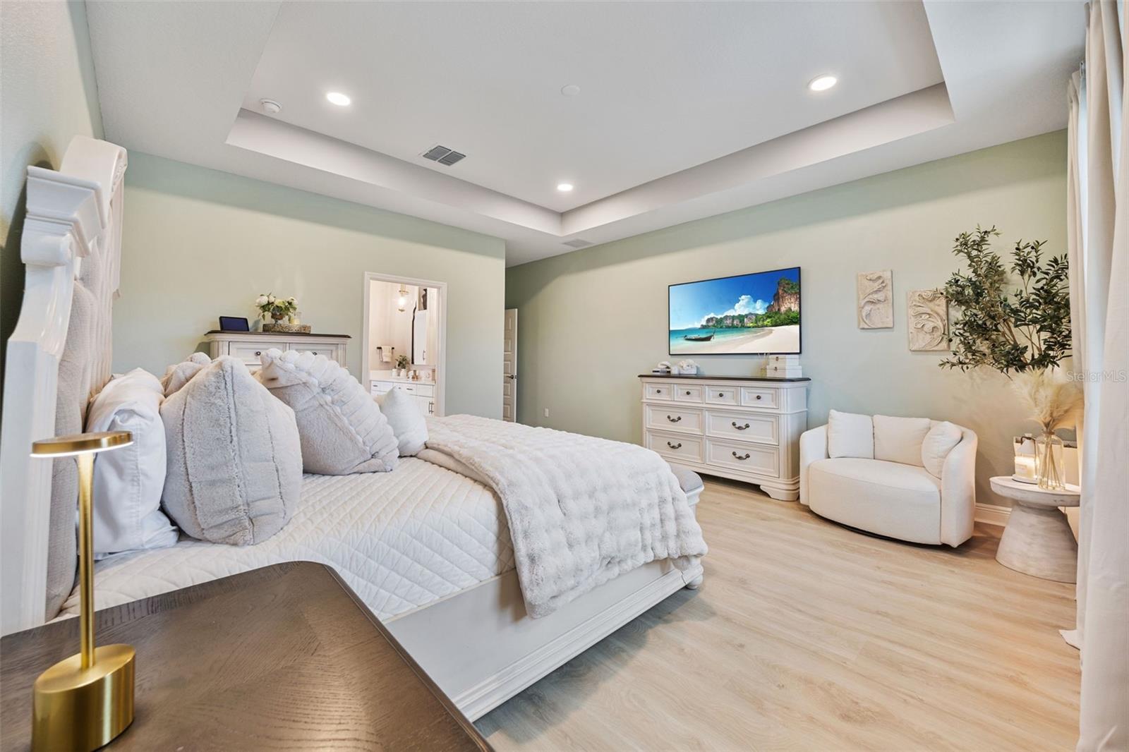 Image 36 of 100 For 7741 Notched Pine Bend