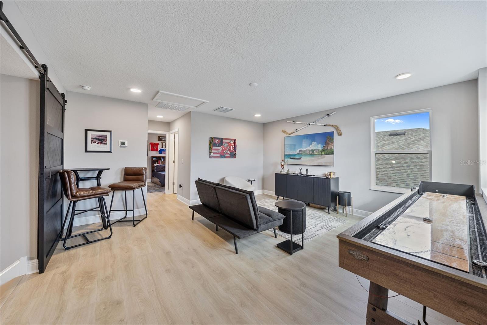 Image 52 of 100 For 7741 Notched Pine Bend