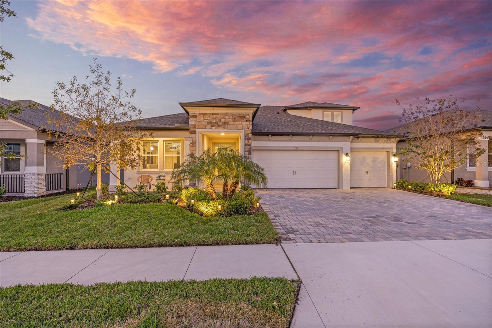 Image 8 of 100 For 7741 Notched Pine Bend