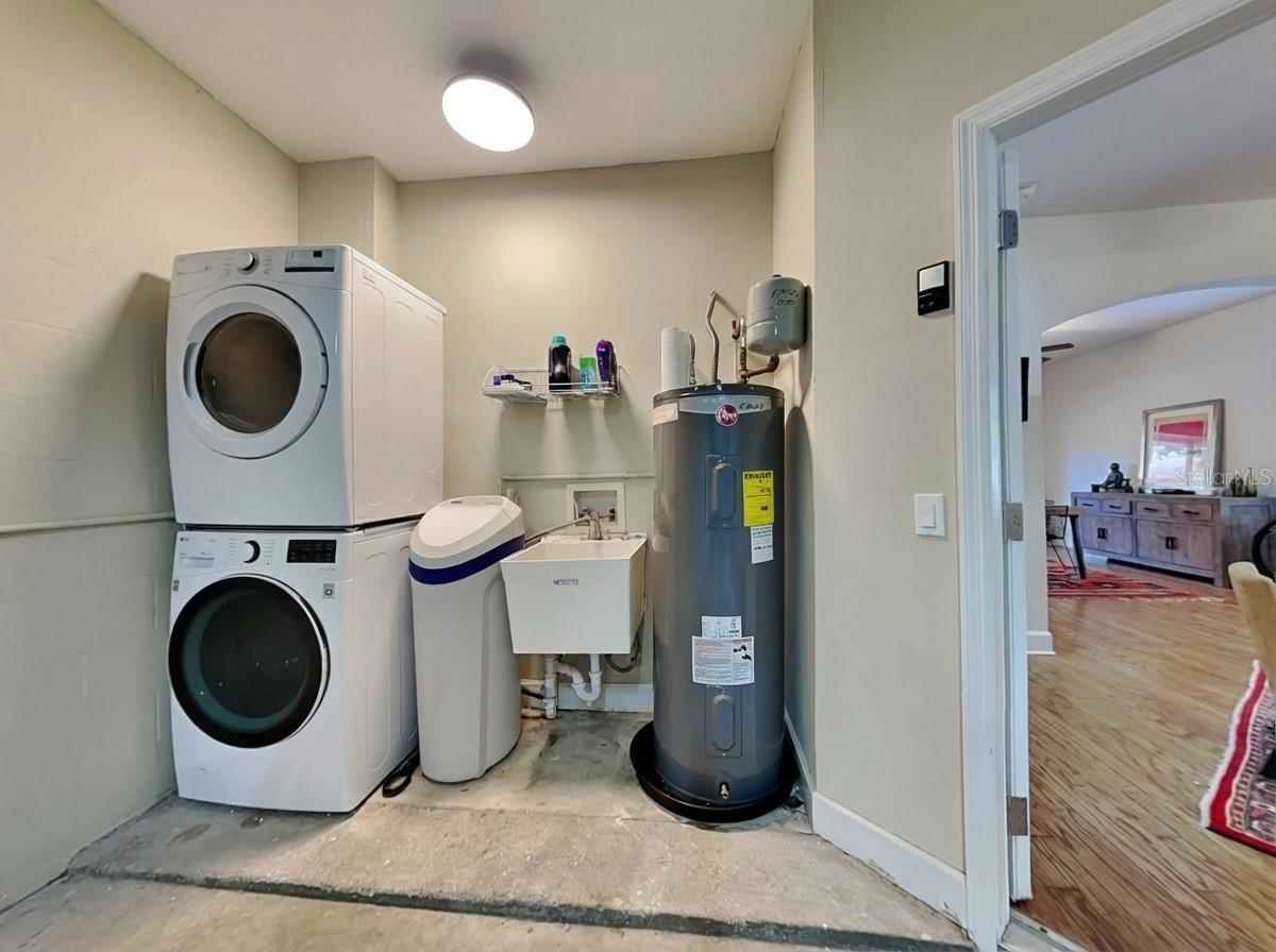 Image 43 of 59 For 3132 Santorini Court