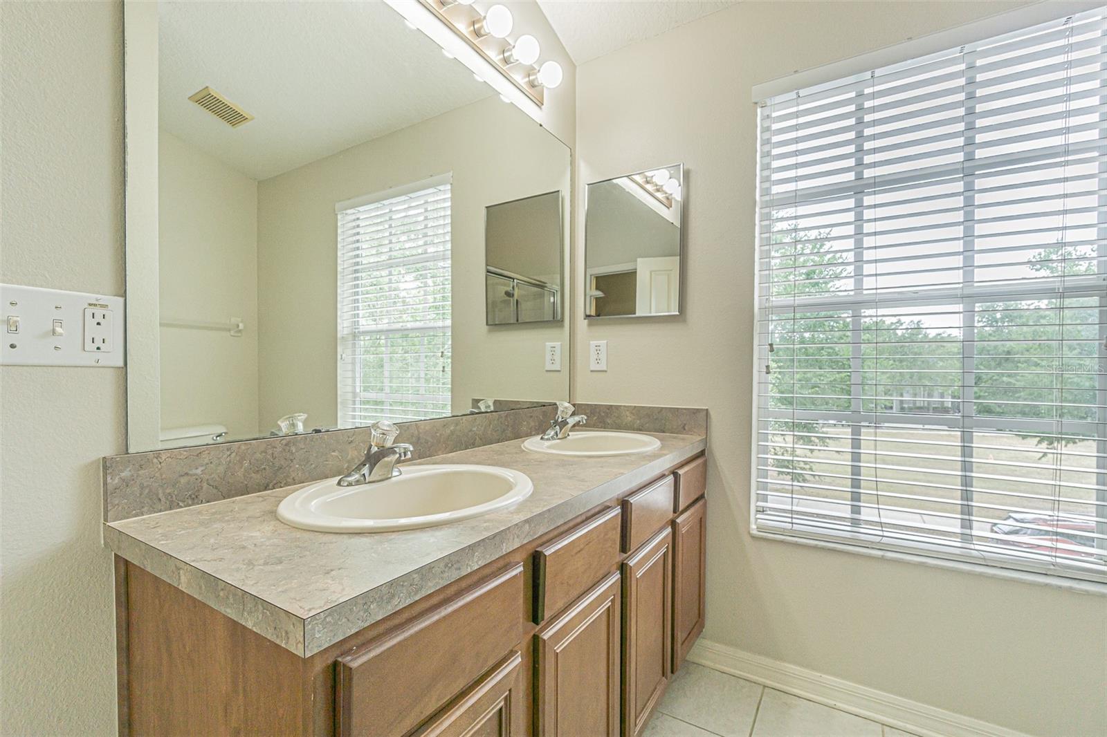 Image 14 of 33 For 10033 Bradwell Place