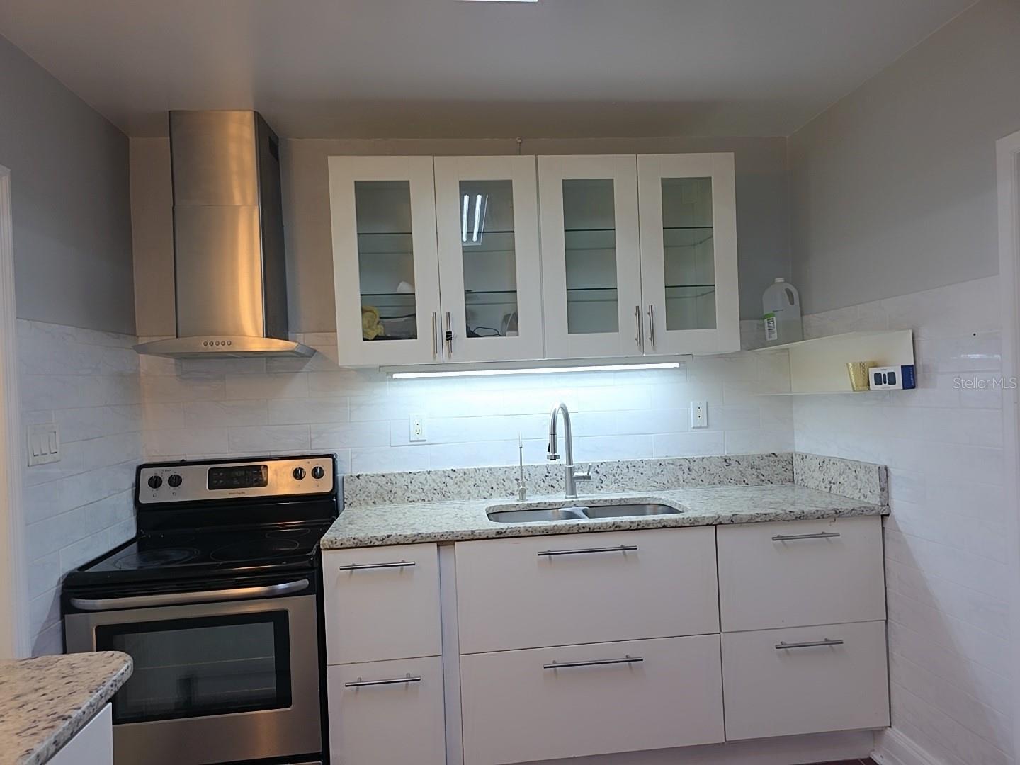 Image 18 of 36 For 4713 El Prado Boulevard