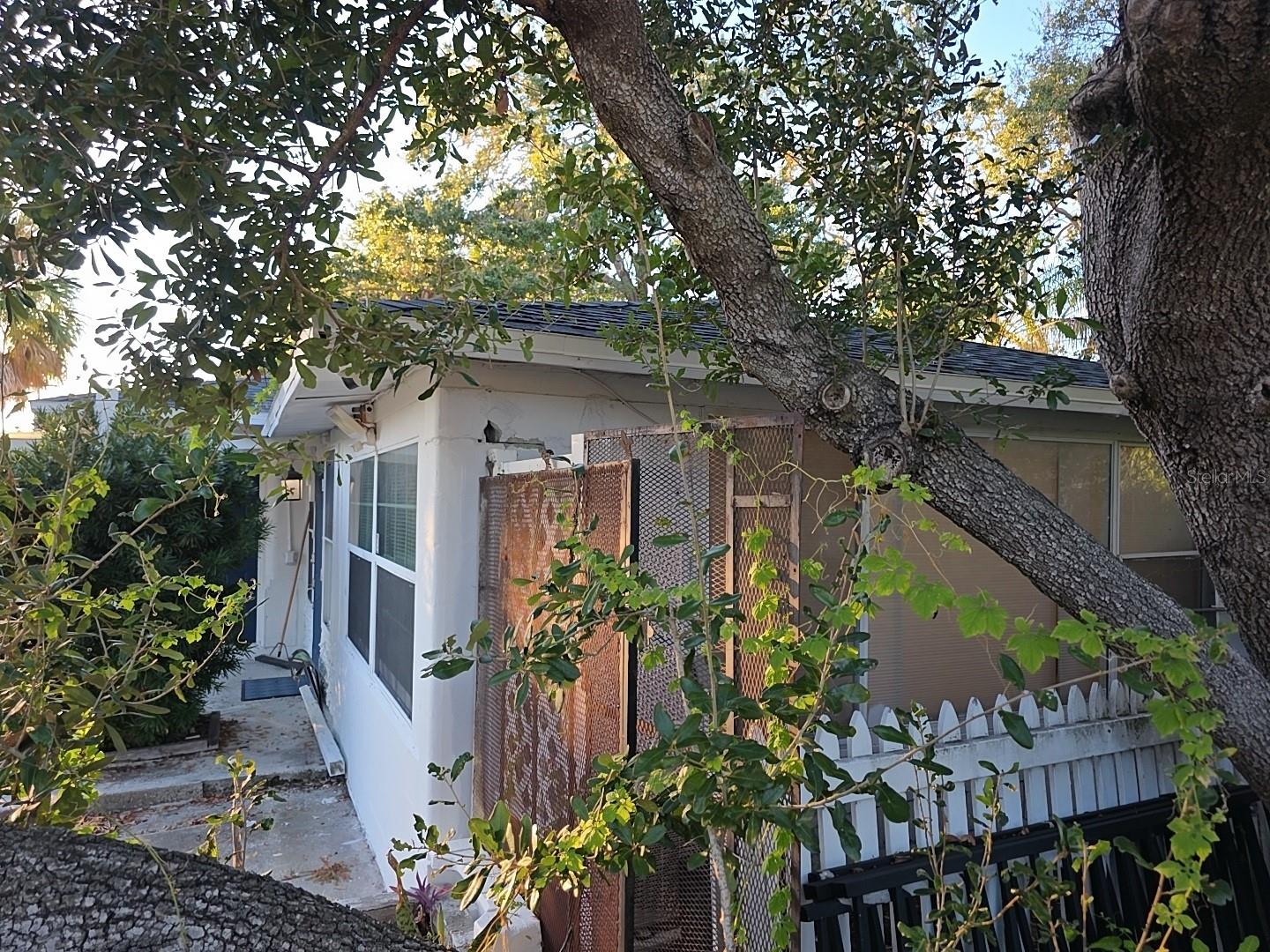 Image 4 of 36 For 4713 El Prado Boulevard