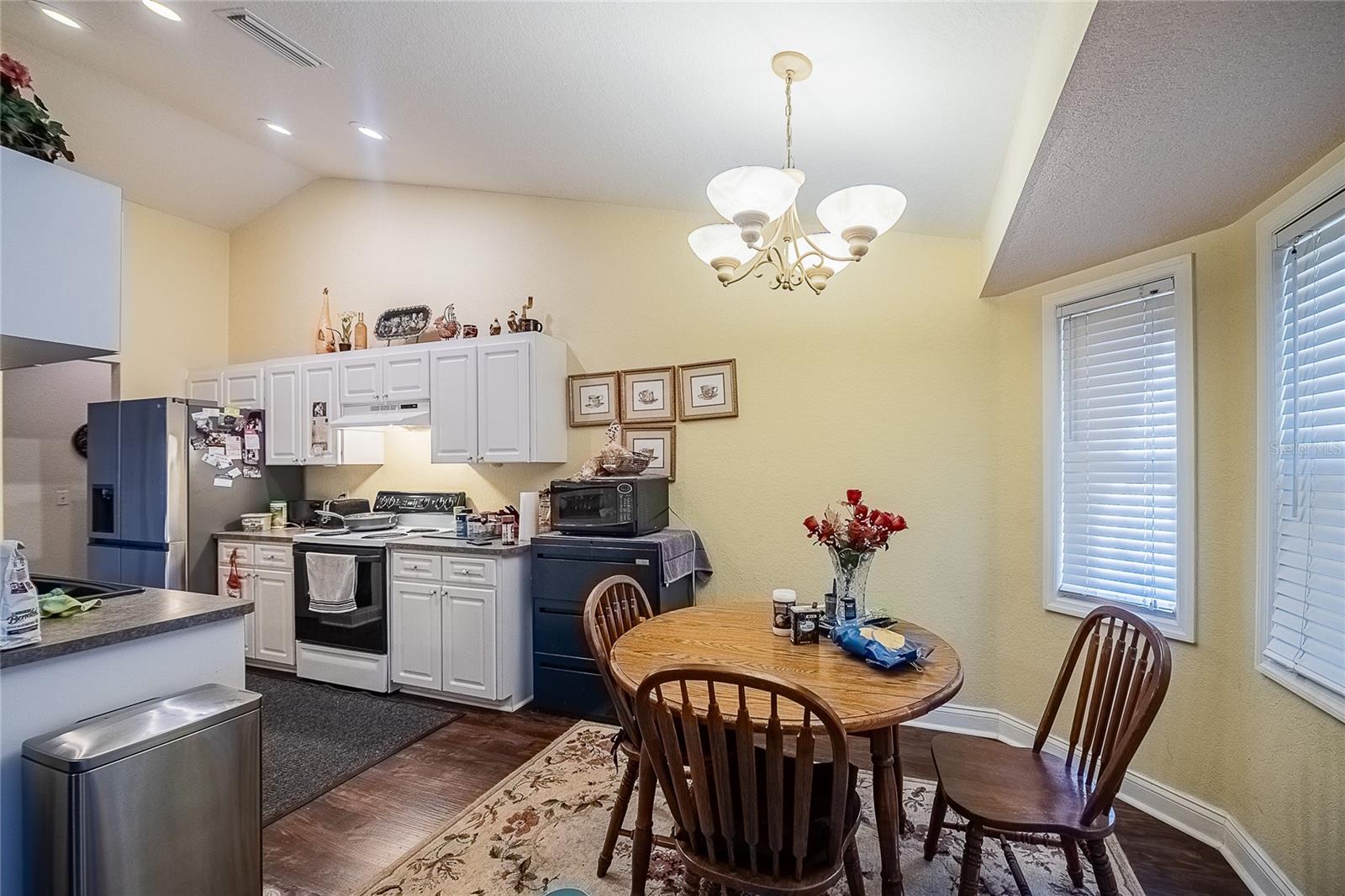 Listing photo id 10 for 7436 Loblolly Avenue