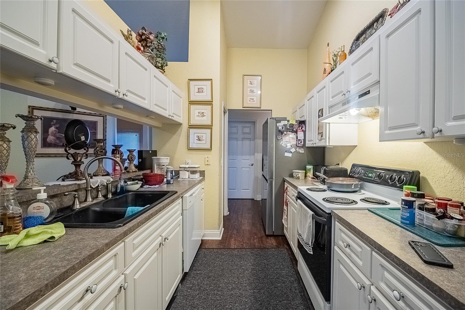 Listing photo id 11 for 7436 Loblolly Avenue