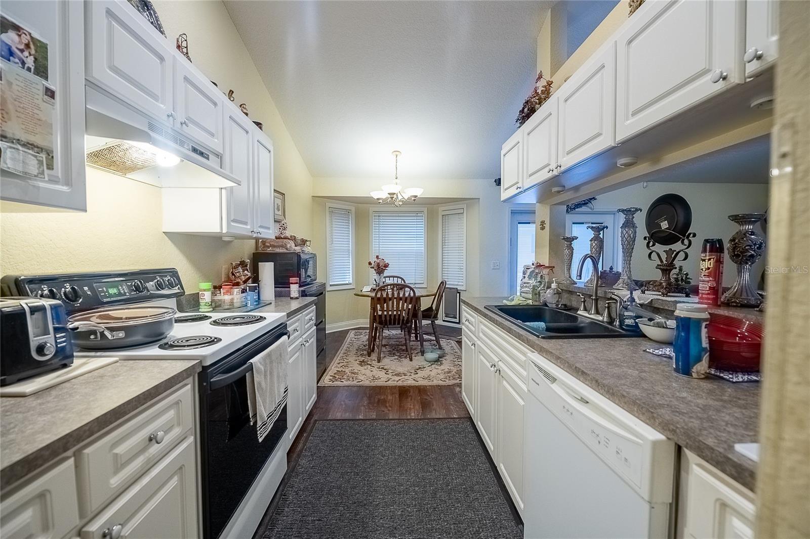 Listing photo id 12 for 7436 Loblolly Avenue